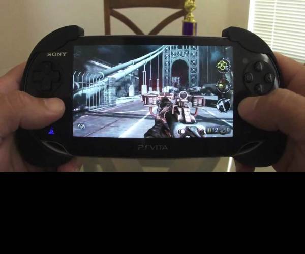 Resistance: Burning Skies (PS VITA)