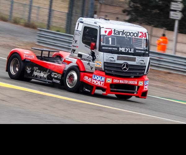 Mercedes-Benz Truck Racing