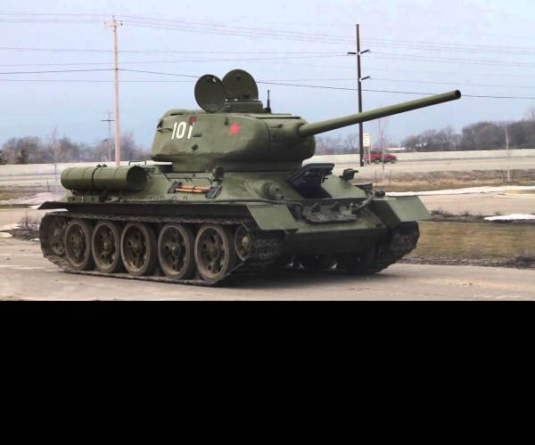 WWII Battle Tanks: T-34 vs. Tiger