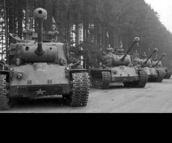 WWII Battle Tanks: T-34 vs. Tiger