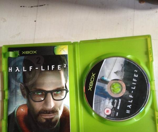 Half-Life 2 (XBoX)